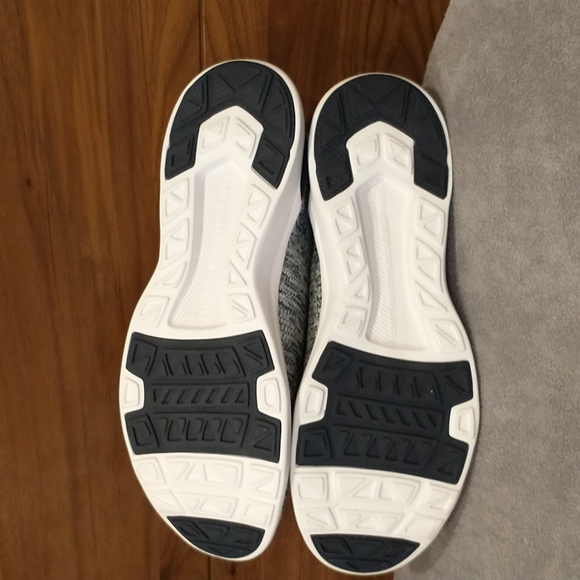 NEW APL TechLoom Wave Hybrid Running Shoe - Picture 4 of 5